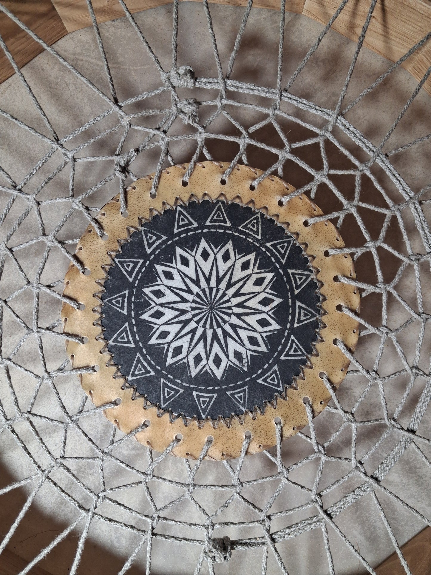 Tambour artisanal peau de Cerf 55cm — Tambours Sacrés