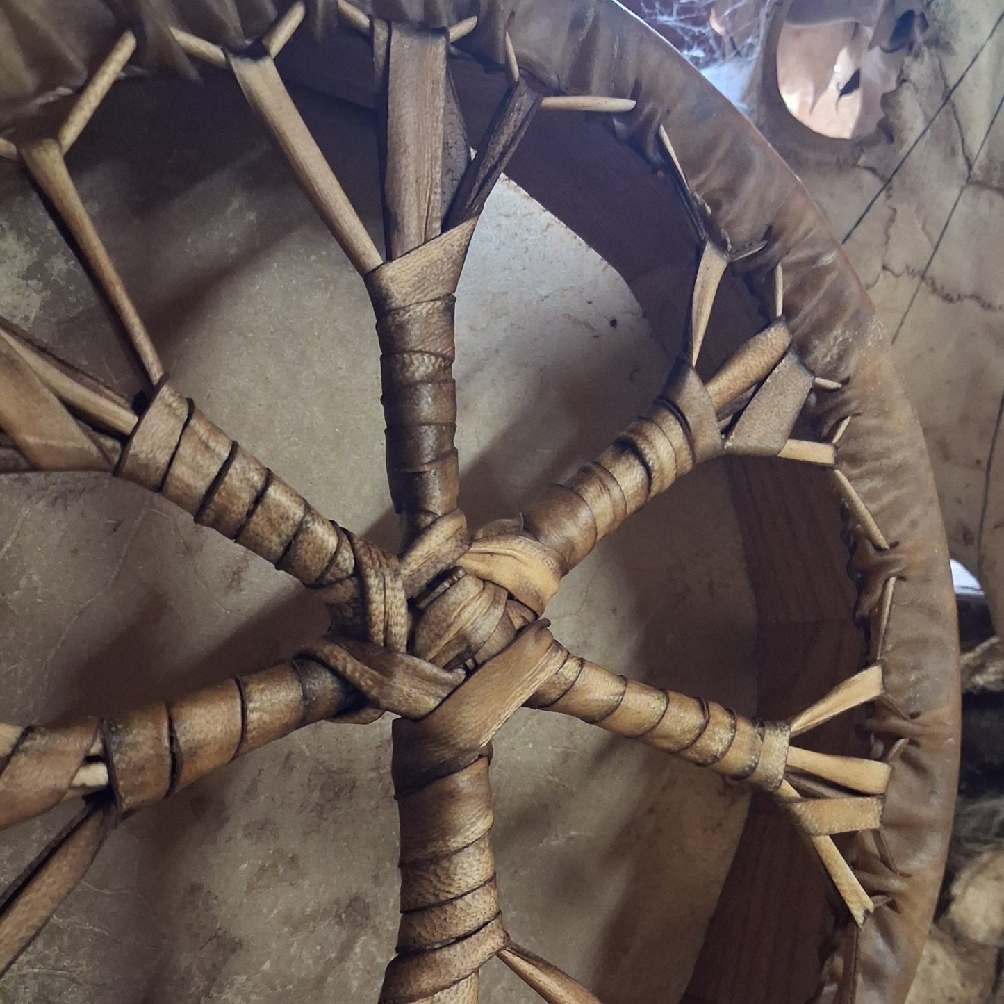 Tambour artisanal peau de Génisse 35cm — Tambours Sacrés