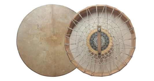 Tambour Pyrénéen sur mesure, cadre en châtaignier et peau parcheminée, atelier Tambours Sacrés