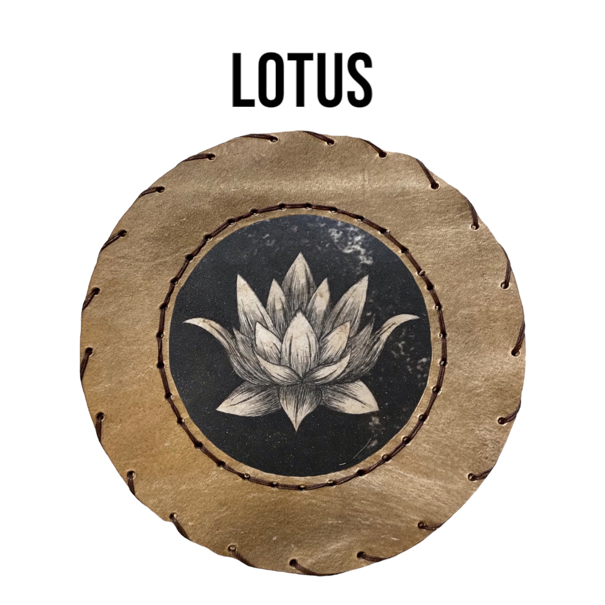 Lotus gravure artisanale sur tambour pyrénéen et artisanal - Tambours Sacrés Pays Basque